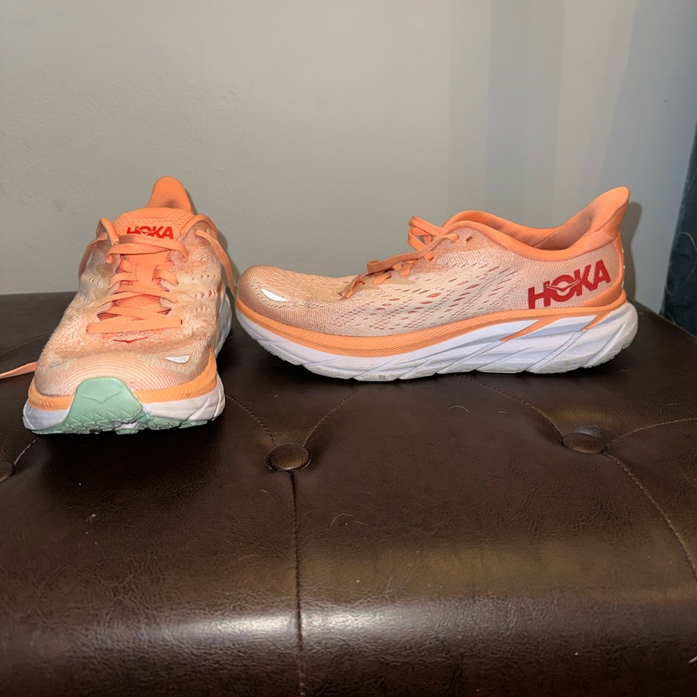 Hoka Clifton 8- orange/ peach